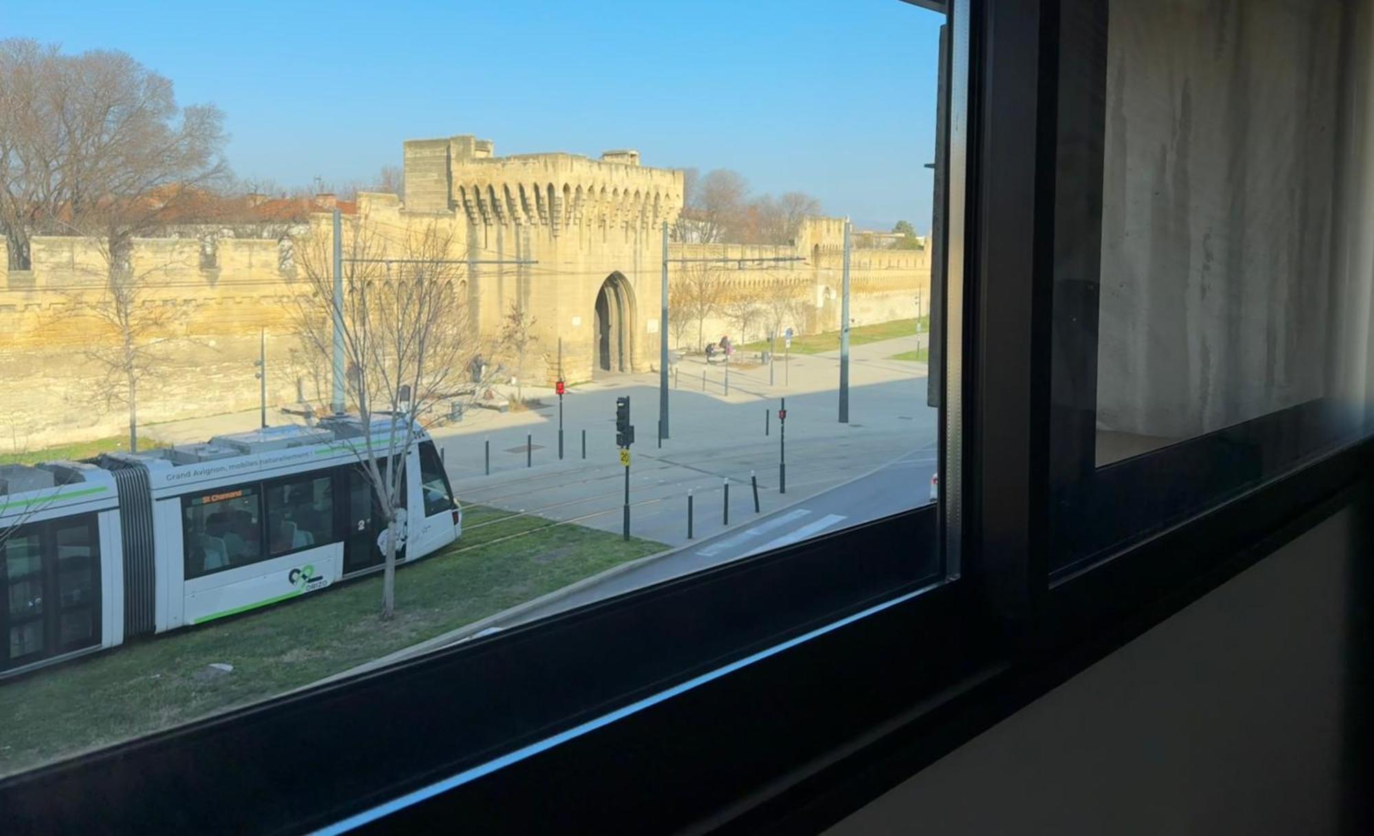Le Rive Droite - Gare Centre - Wifi - Terrasse - Face Remparts Lejlighed Avignon Eksteriør billede